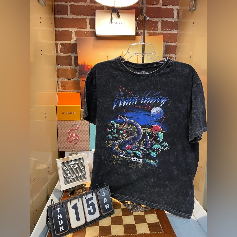BOX SET. Death Valley shirt size
